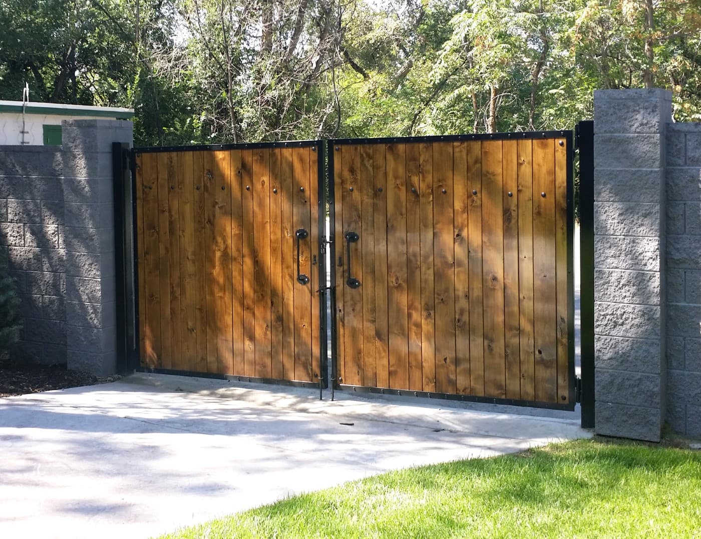 Steel Frame Alder Gate