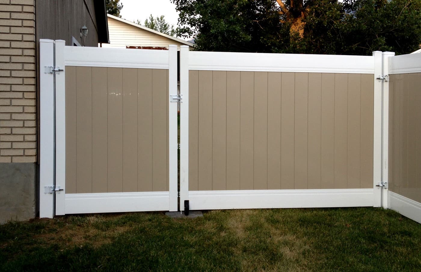 12-Foot White and Tan Vinyl Double Gate