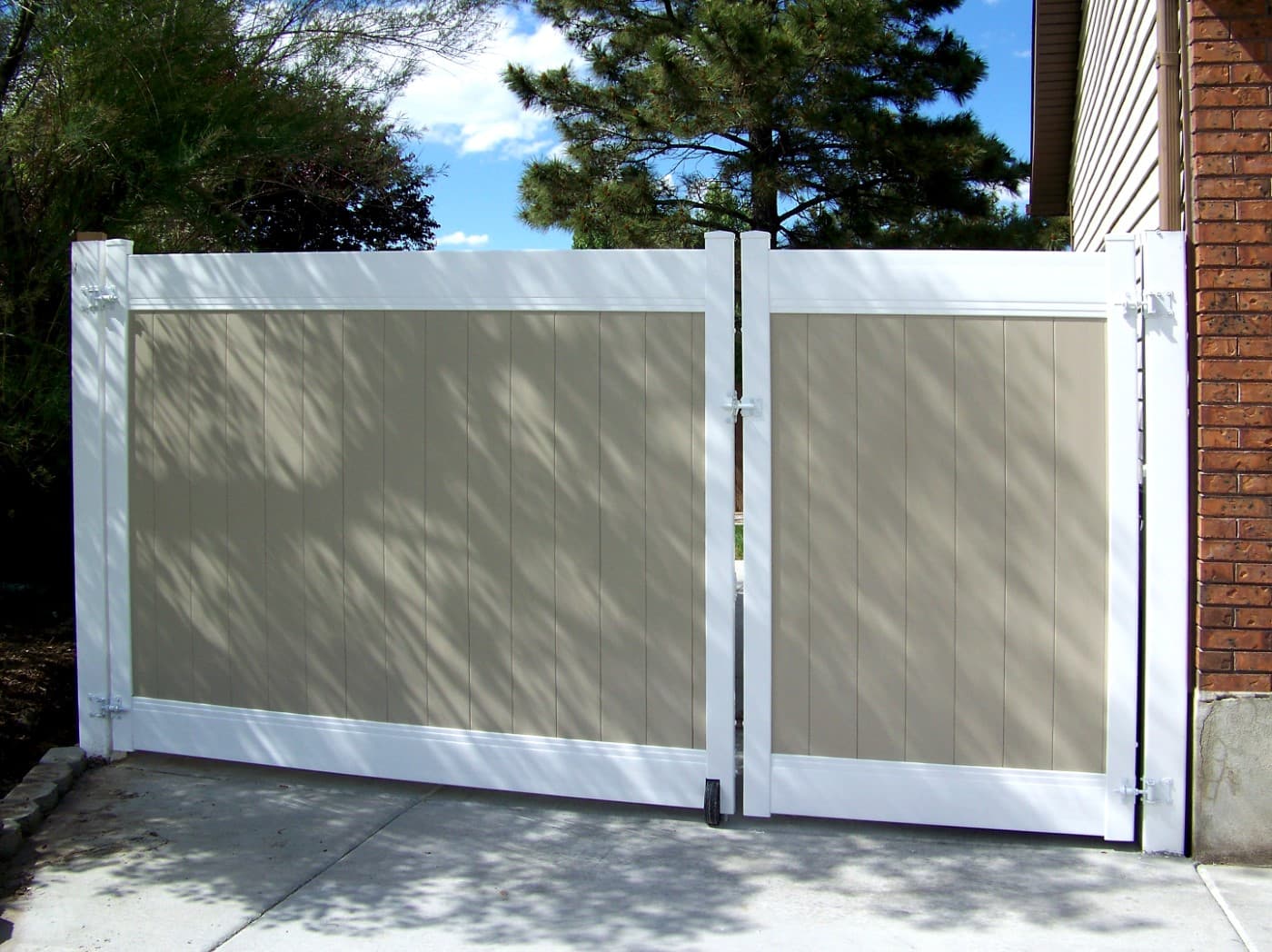 White and Tan Vinyl Double Gate