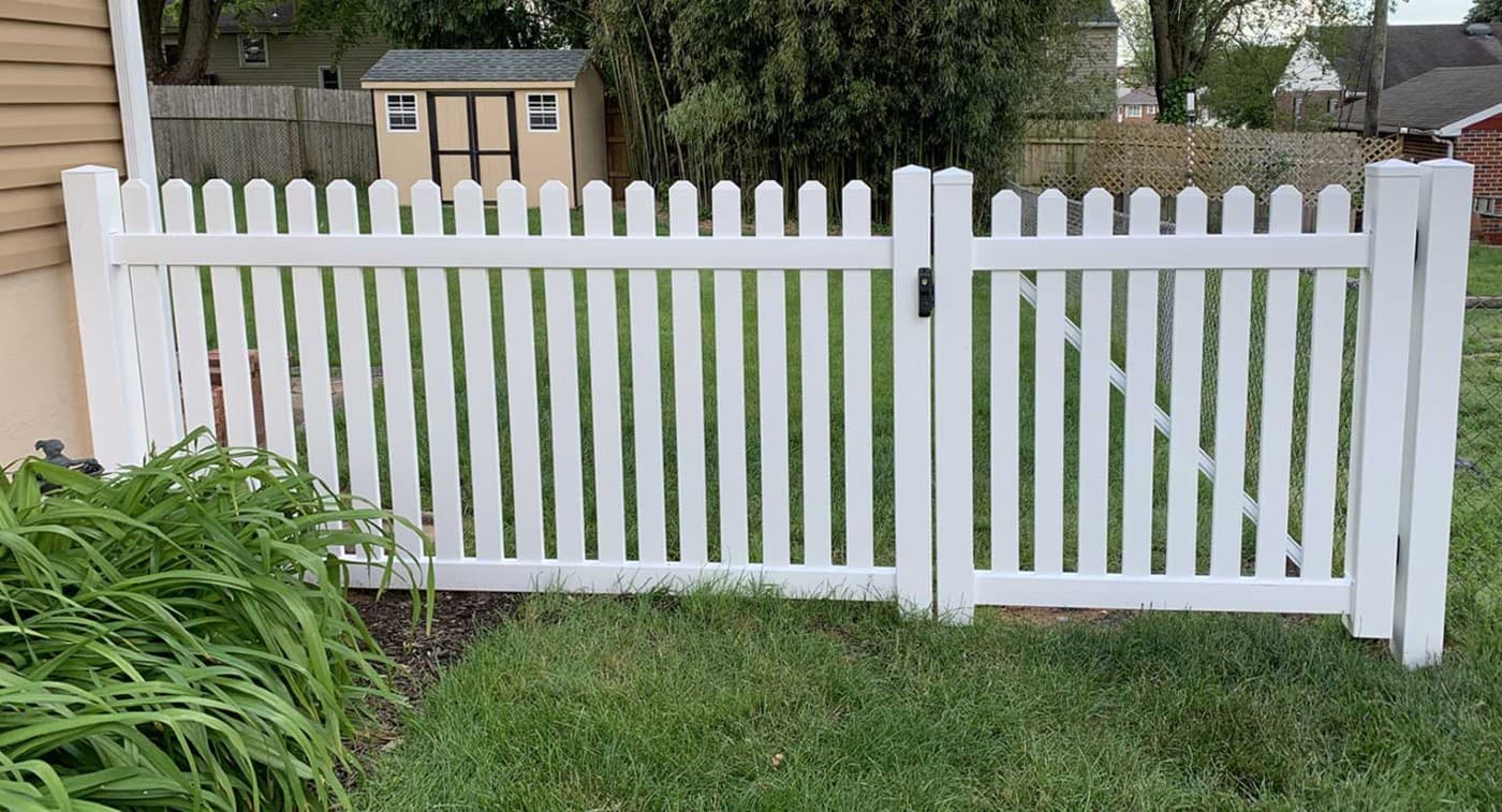 3-Foot Straight Top Dog Ear Vinyl Fence