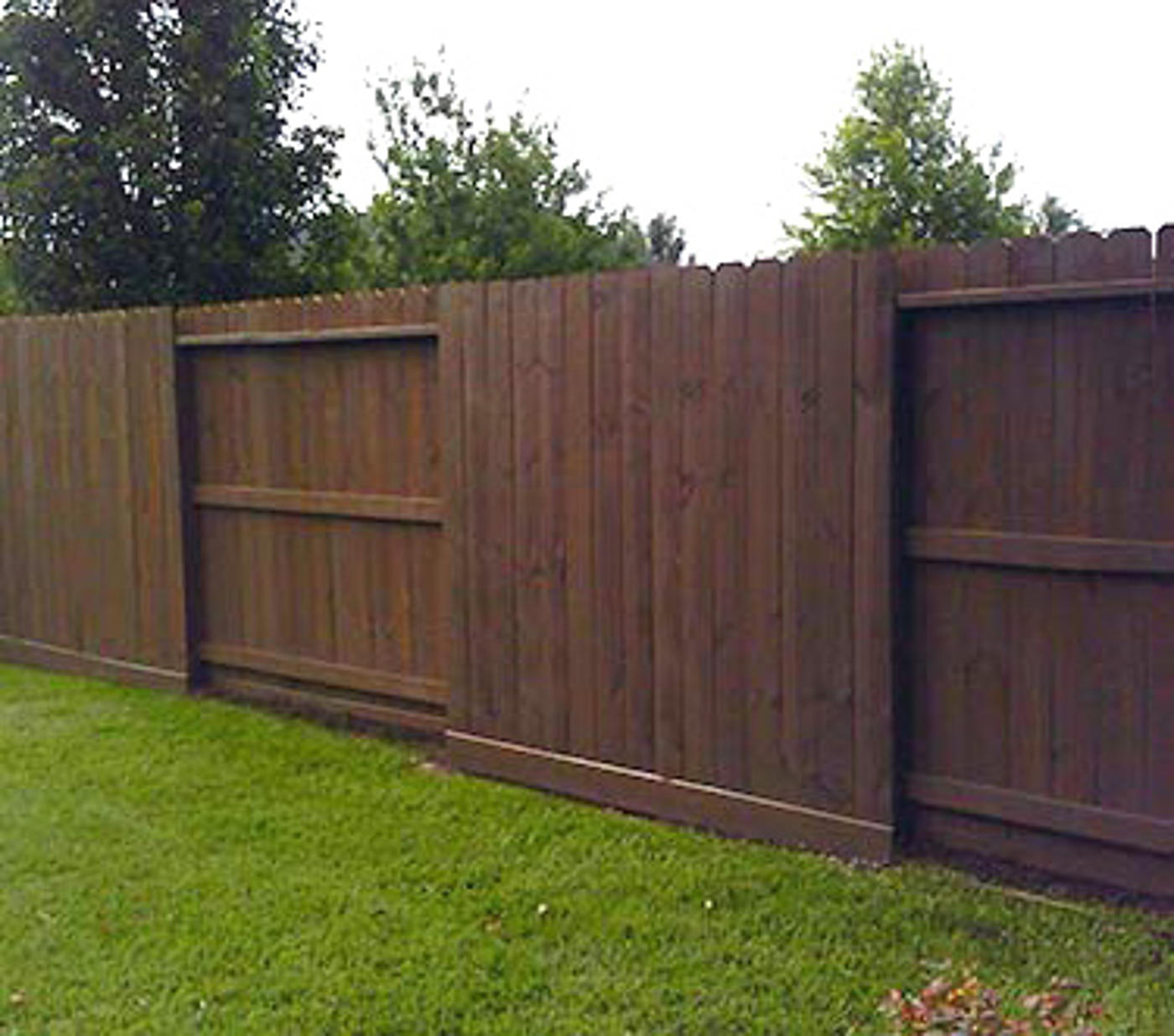 Cedar Good Neighbor Fence in Brown