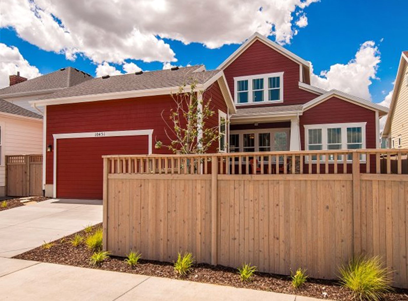 6-Foot Cedar Fence with Accent Top