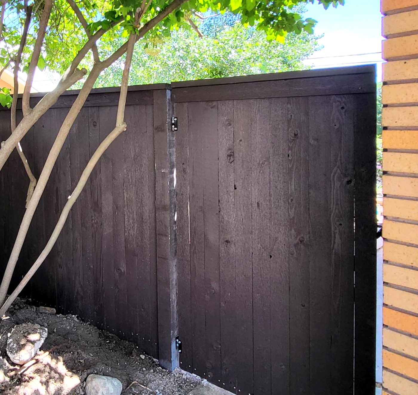 6-Foot Cedar Fence in Cordovan Leather Solid Finish