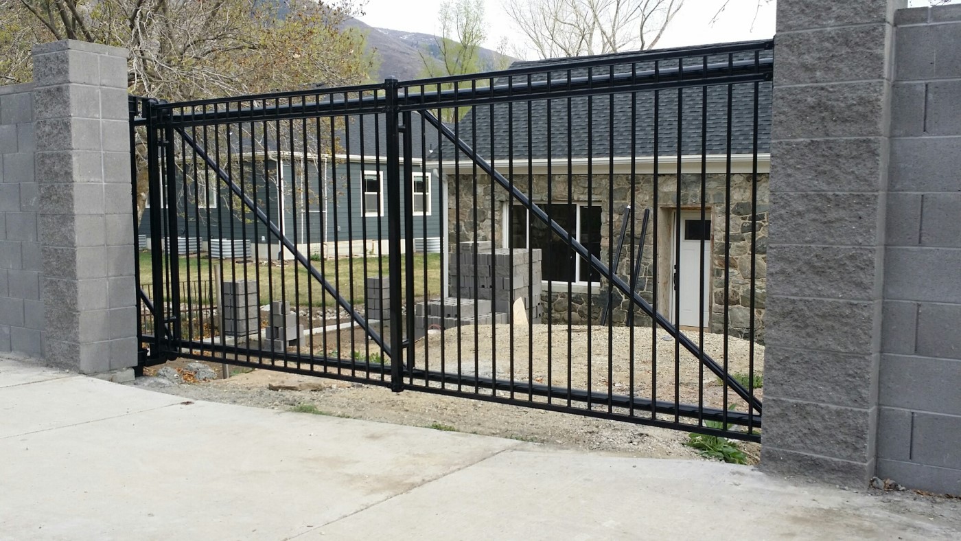 14-Foot Ornamental Cantilever Gate