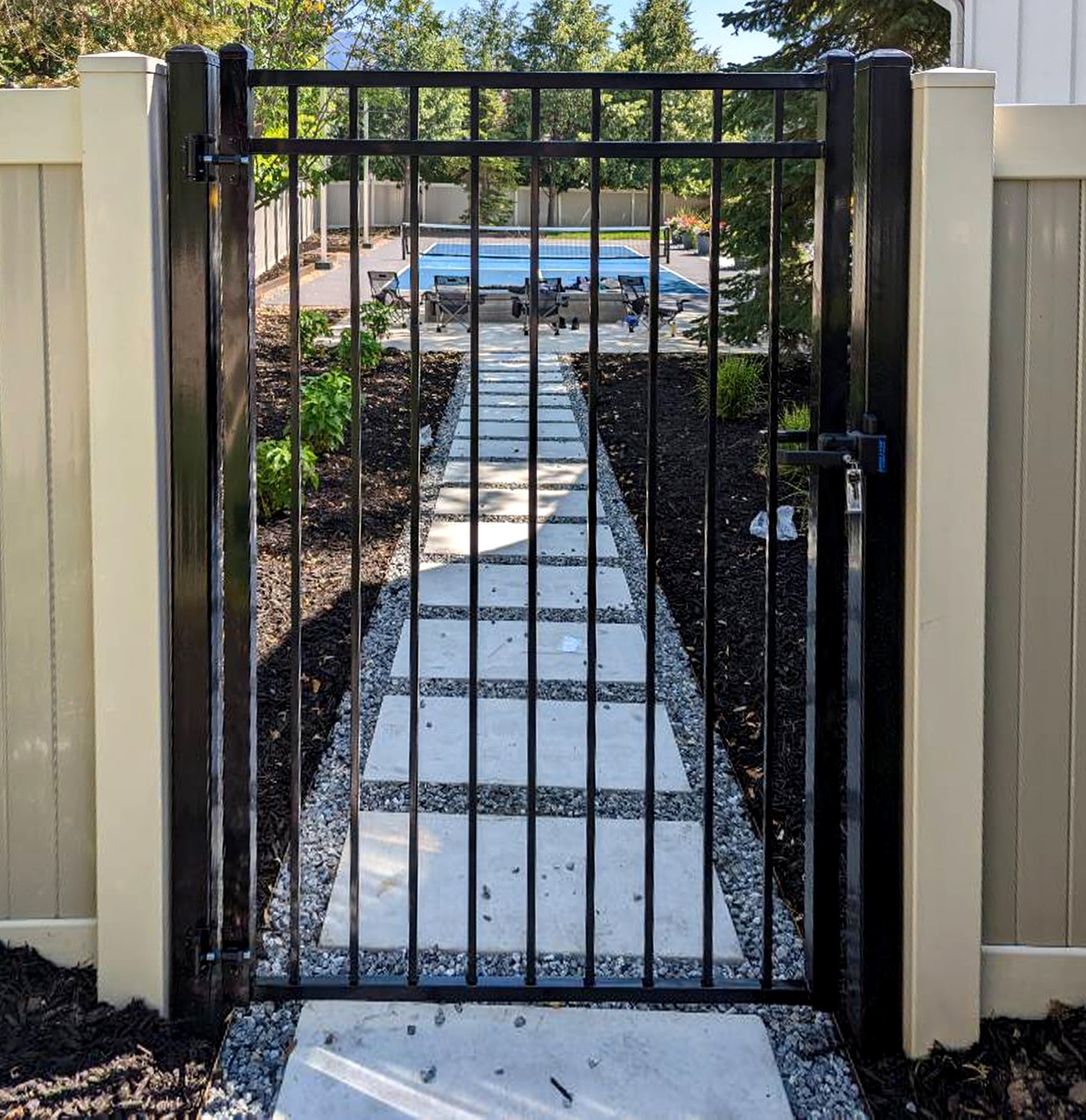 4-Foot Ornamental Smooth Top Gate