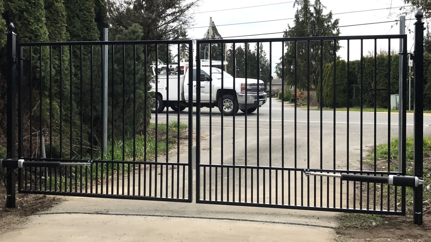 8-Foot Decorative Double Gate