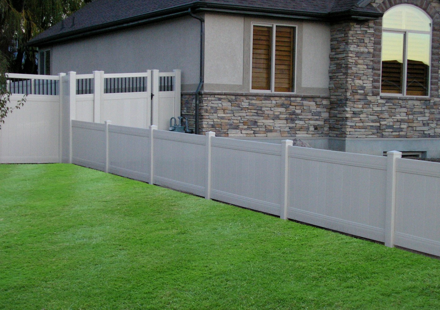 3-Foot Tan Vinyl Fence