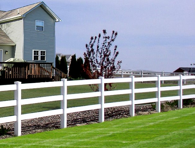 Vinyl Ranch Fence with 3 Rails