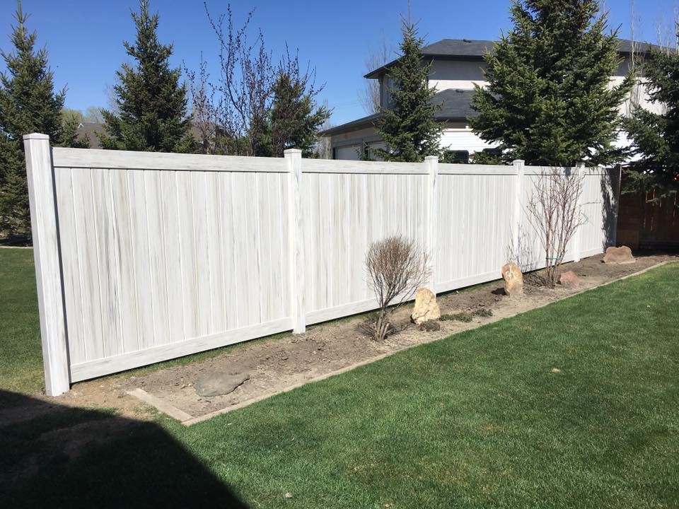 Weathered Aspen Vinyl Fence